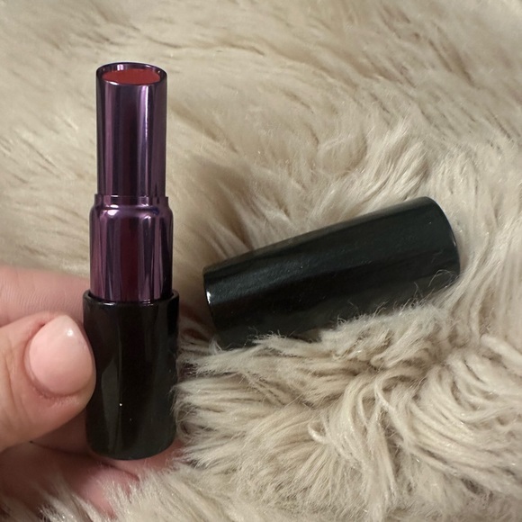 URBAN DECAY TEMPER MATTE REVOLUTION - NEW - Picture 3 of 5